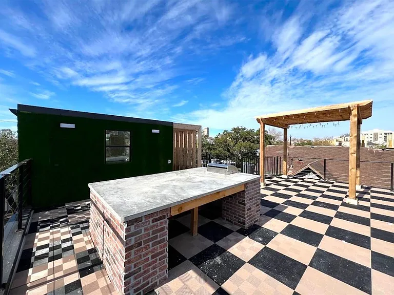 Welch Street Apartments 12